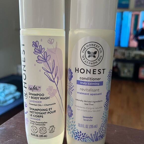 Honest Shampoo + Conditioner Bundle - Picture 1 of 5